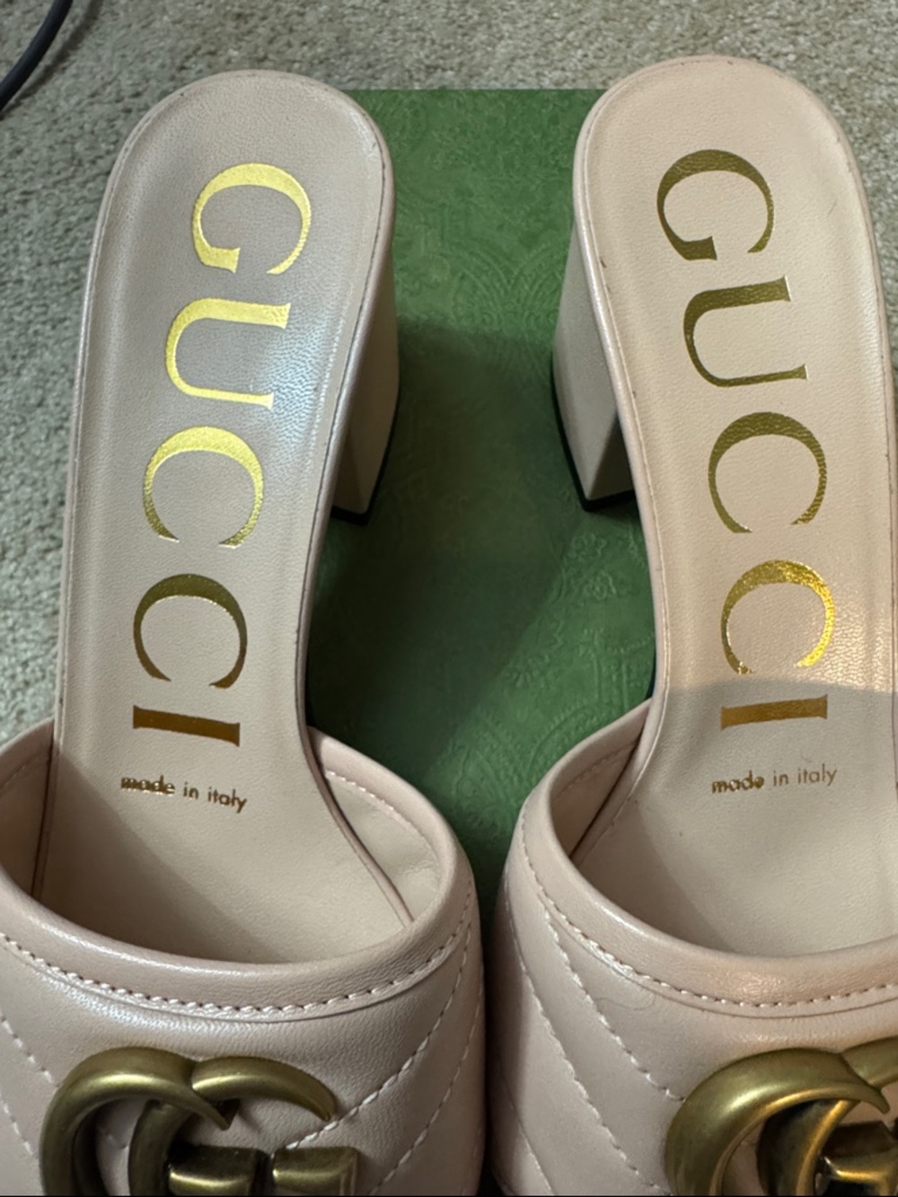 GUCCI Marmont Quilted Medallion Mule Sandals. PInk - Picture 5 of 10